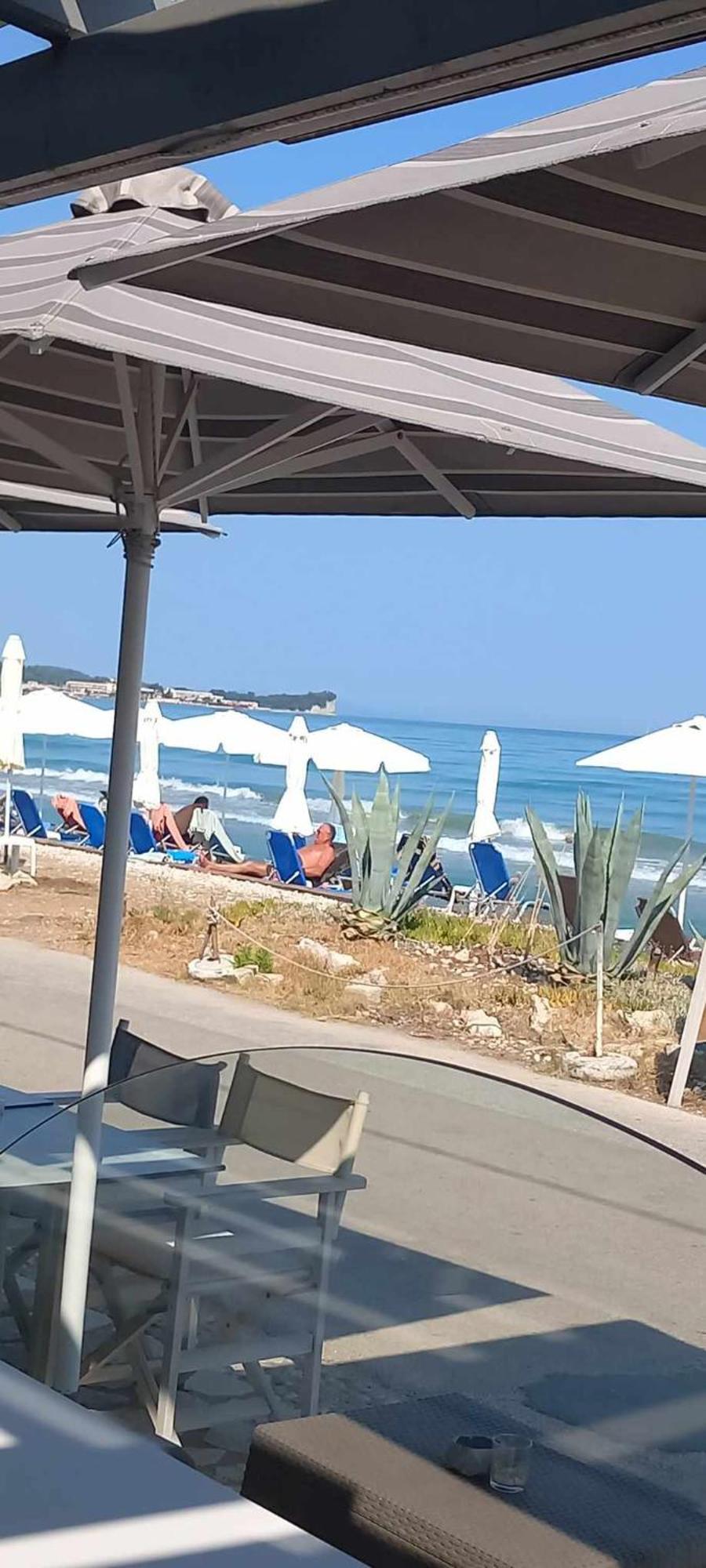 Kormoranos Beach Acharavi  Exteriör bild